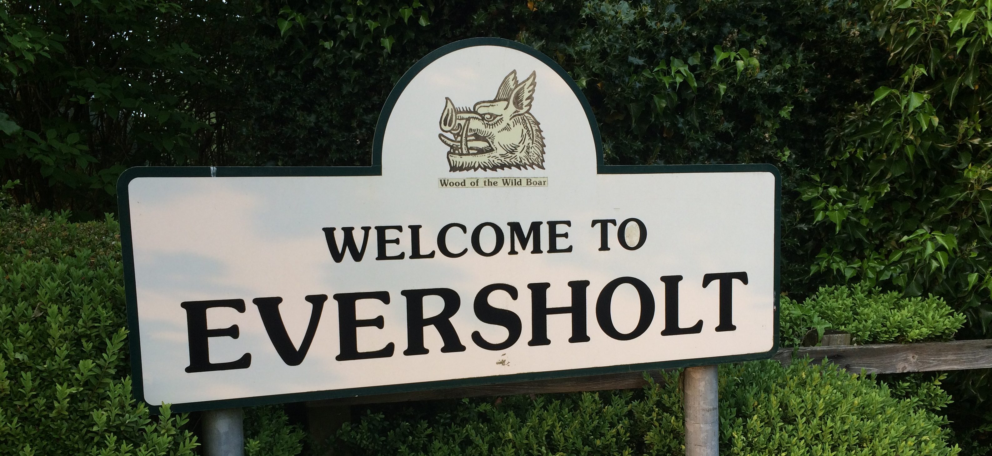 Welcome to Eversholt sign